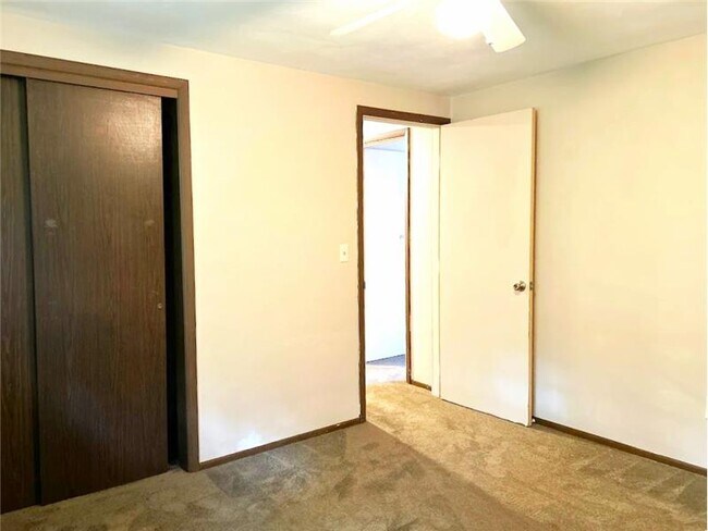 Photo - 980 N Overlook Dr Unit L