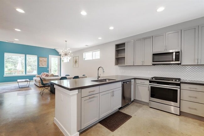 Photo - 3108 Aldwyche Dr