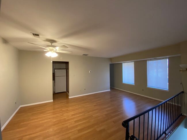 Building Photo - 16 Sierra Ct Unit $1800 - 1 Bedroom Apt.