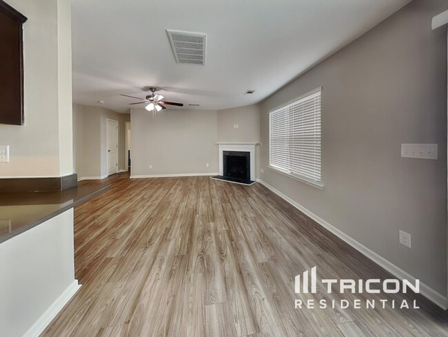 Photo - 2831 Village Center Dr