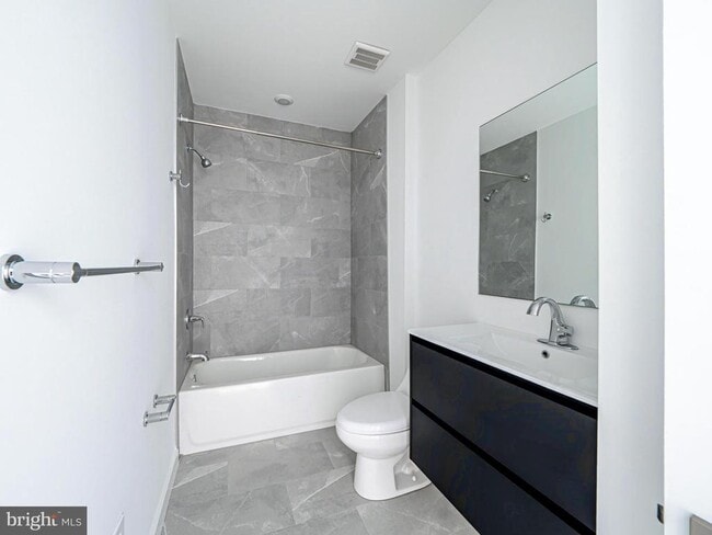 Photo - 2403 W Thompson St Unit 3