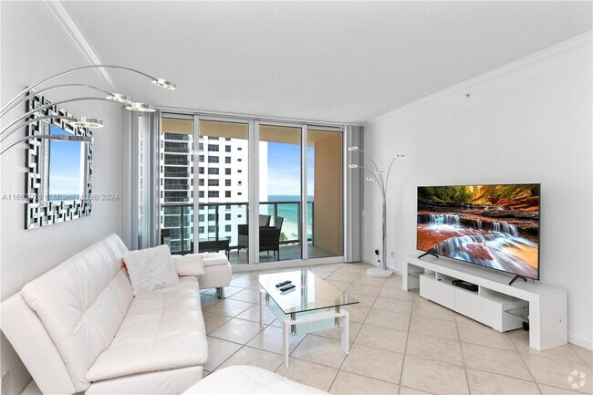 Building Photo - 2501 S Ocean Dr Unit 1008 (Available Feb 1) Rental