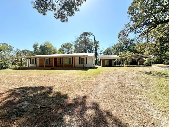 Building Photo - Tour Today! 3 Bed 1 Bath on 3 Acres with a... Rental