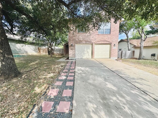 Building Photo - 1600 Primrose Trail