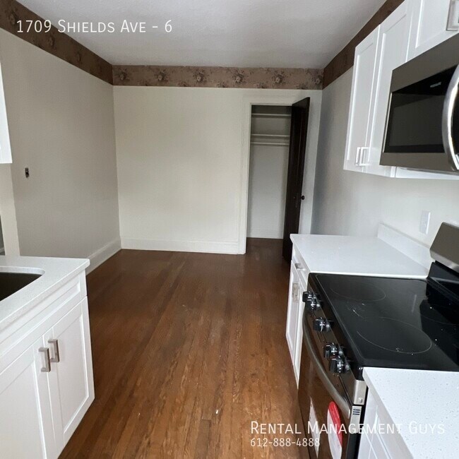 Photo - Huge 2 Bedroom! Completely Remodeled! Unit 6