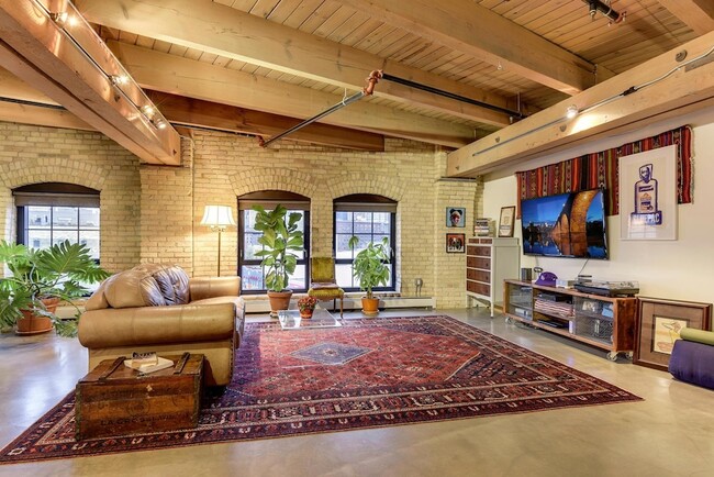 Photo - 404 N Washington Ave