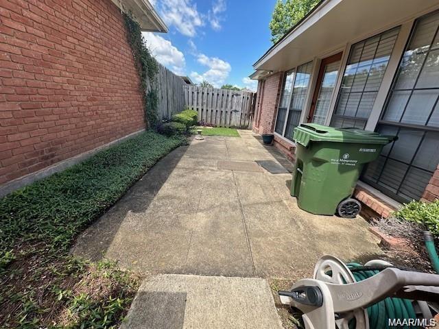 Photo - 1604 Queen Elizabeth Ct