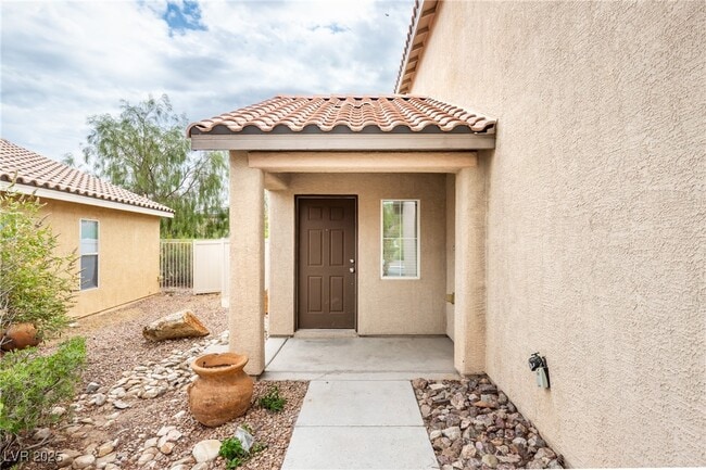 Photo - 830 Blushing Rose Pl