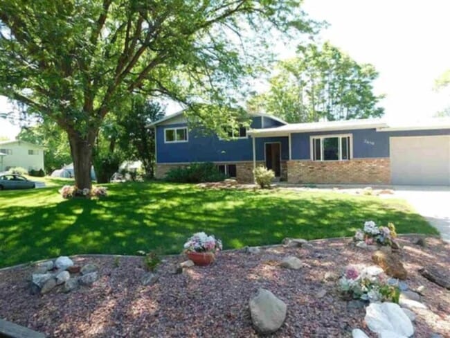Building Photo - Spacious 4 Bedroom, 3 Bathroom Home!!