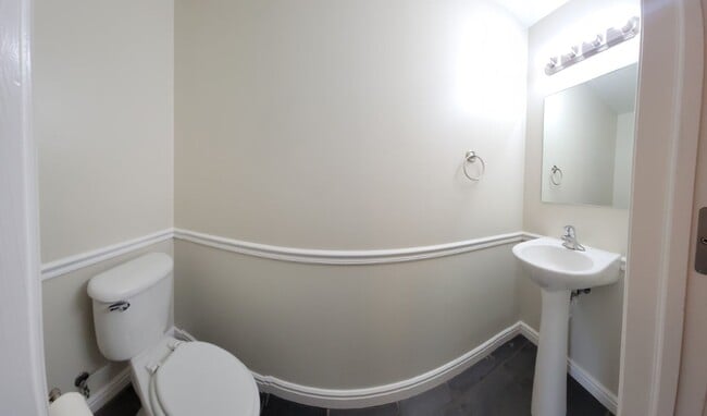 Photo - 2 bed, 1.5 bath Townhome at Riverwoods