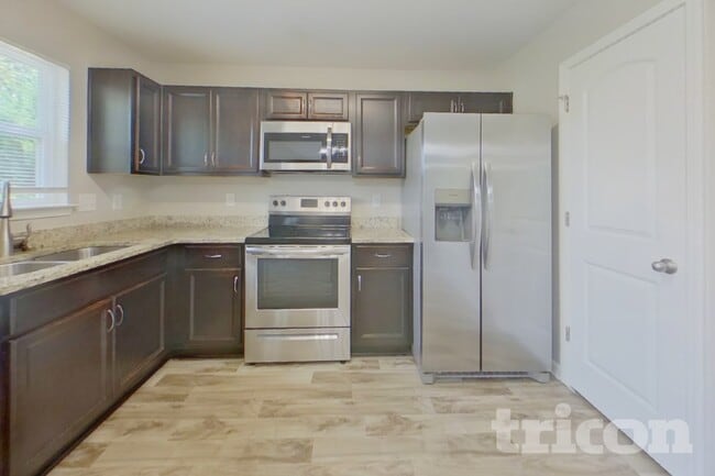 Photo - 206 Churchill Dr