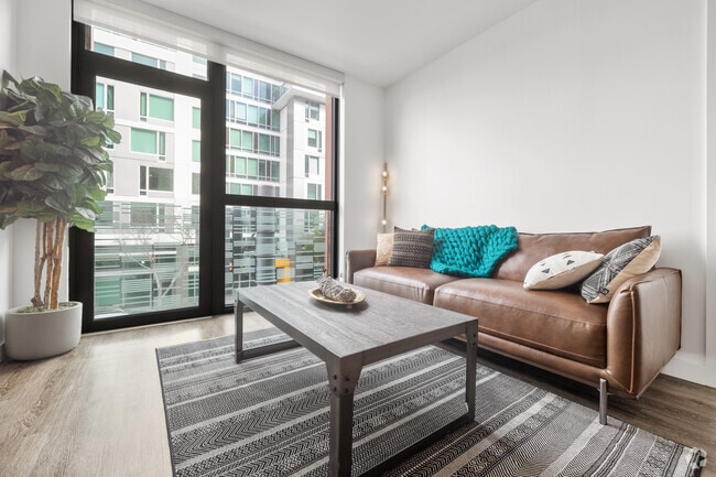 2BD 2BA 980 SQFT