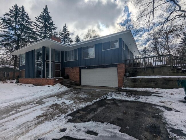 Photo - 5155 Greenview Dr