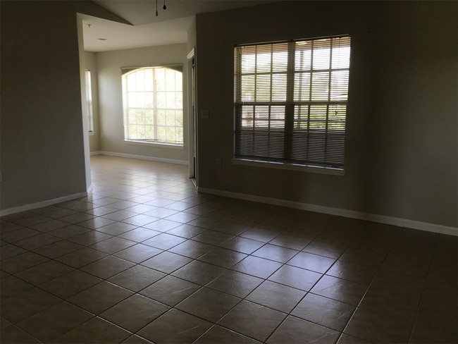 Photo - 1655 The Greens Way