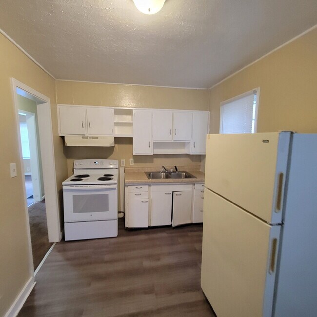 Convenient NE Location! 4BR House for RENT!