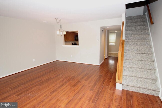 Photo - 29 Van Horn Pl
