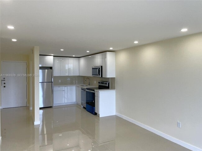 Photo - 16851 NE 23rd Ave Unit B-521