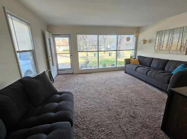 Photo - Sun-Filled 2 Bedroom Home with a Welcoming Layout