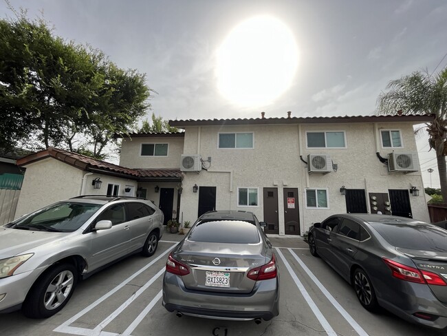 Photo - 425 E Mission Rd Unidad D