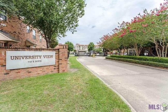 Main Complex - 710 E Boyd Dr Unit #1605