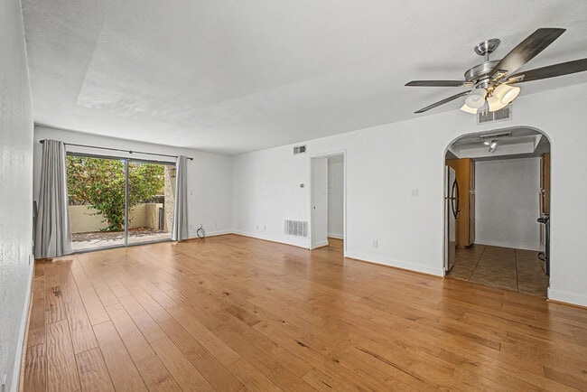 Photo - 3825 E Camelback Rd Unit 144