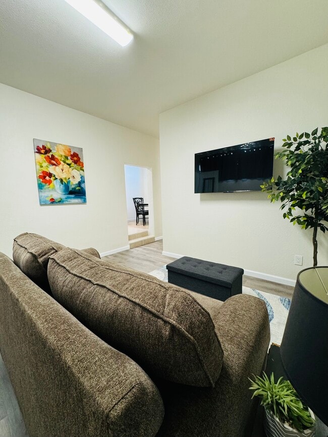 Building Photo - 4plex Rental