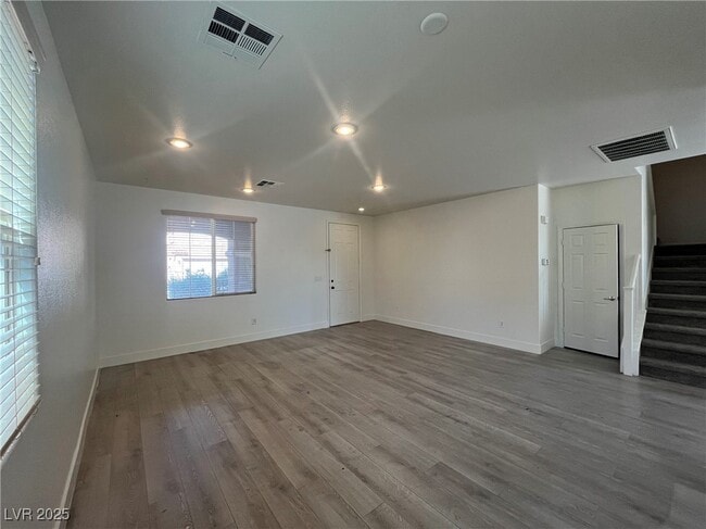 Photo - 6732 Sea Swallow St