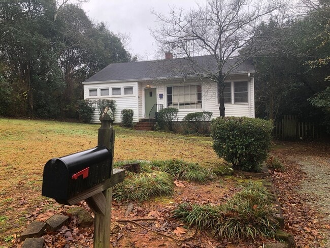 Building Photo - 475 Woodlawn Ave