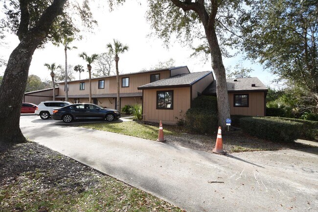 Lovely, 2 bedroom townhome in the Villages... - Lovely, 2 bedroom townhome in the Villages...