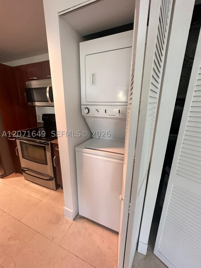 7728 Collins Ave Unit 1