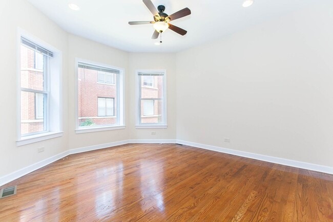 Building Photo - 849 W Cornelia Ave Unit 853-1N