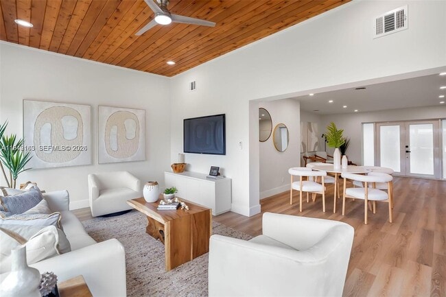 Photo - 2621 SW 19th St