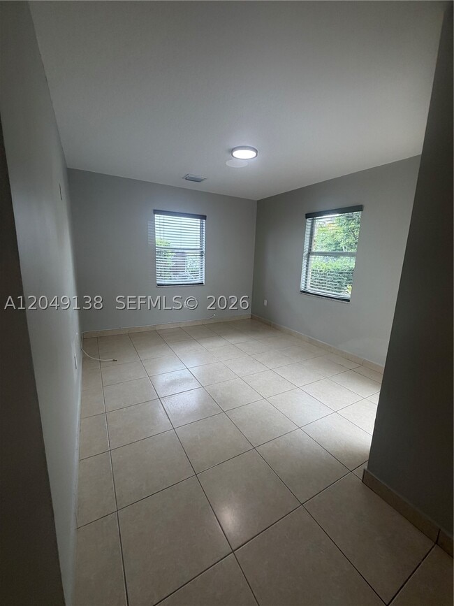 Photo - 16925 SW 94th Ave Unit 0