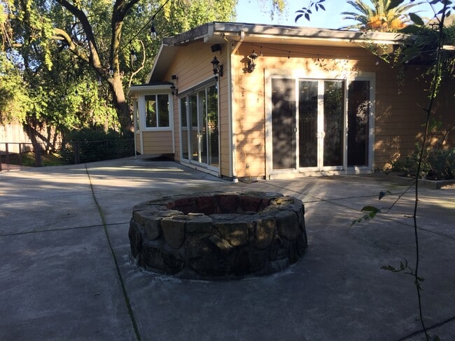 Photo - 101 H Ln
