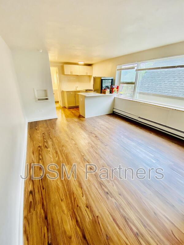 Photo - 80 S Washington St