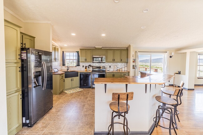 495 Lupine Ln