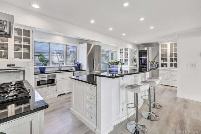 Photo - 1555 Fairfield Beach Rd