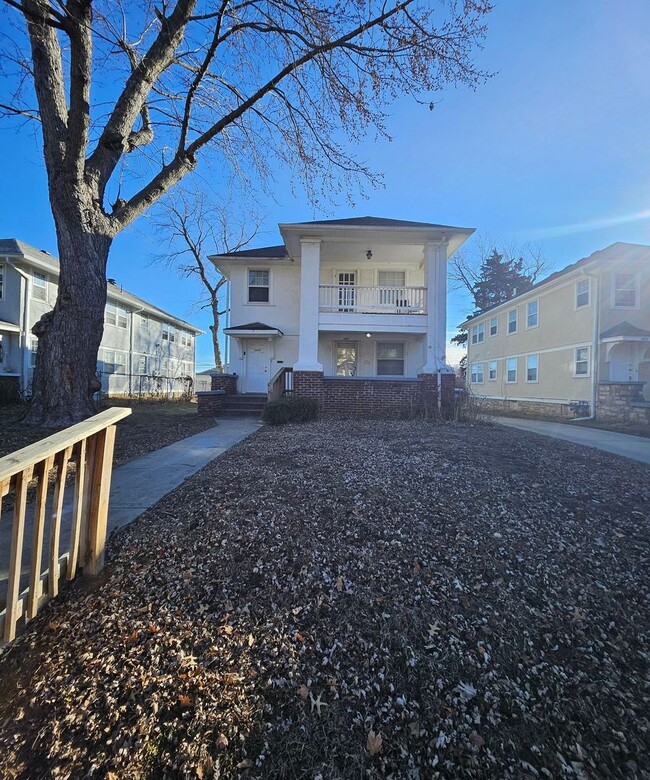 Building Photo - 5405/5407 Harrison St. Unit 5407 Harrison St. 1F