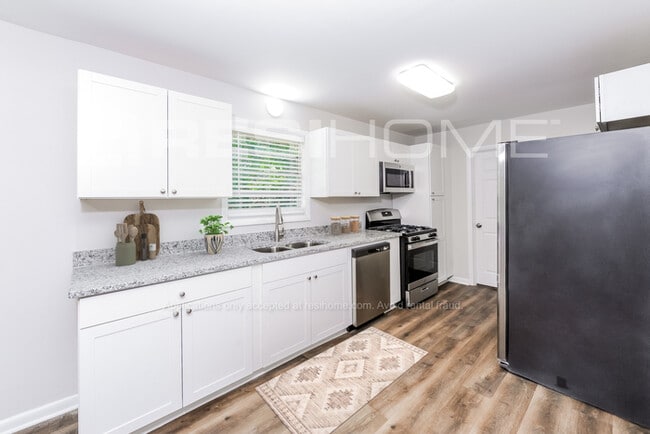 Photo - 811 Sage Ln NW
