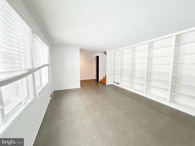 Photo - 450 Linden Ave