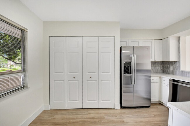 Photo - 14360 Strathmore Ln Unit 204