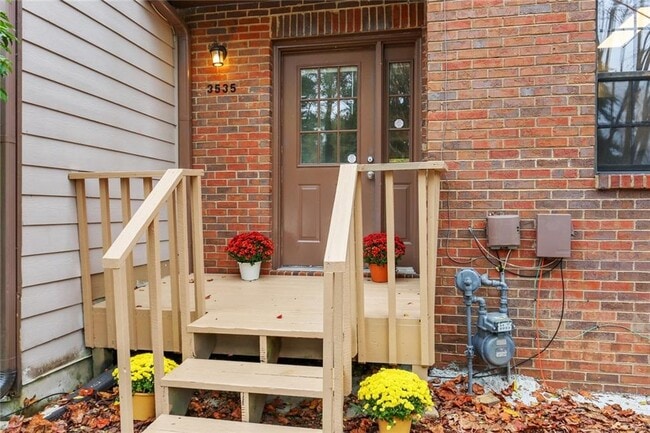 Photo - 3535 Main Station Dr SW