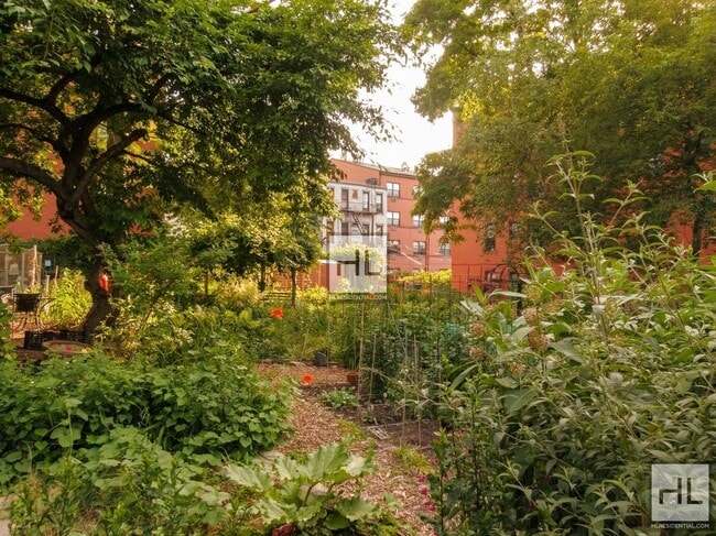 Photo - 15 STREET Unidad 14