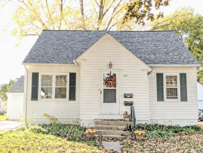 Building Photo - 1215 7th Ave SE