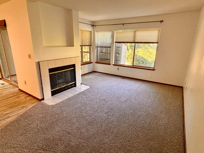 Photo - 1250 SW Heller St