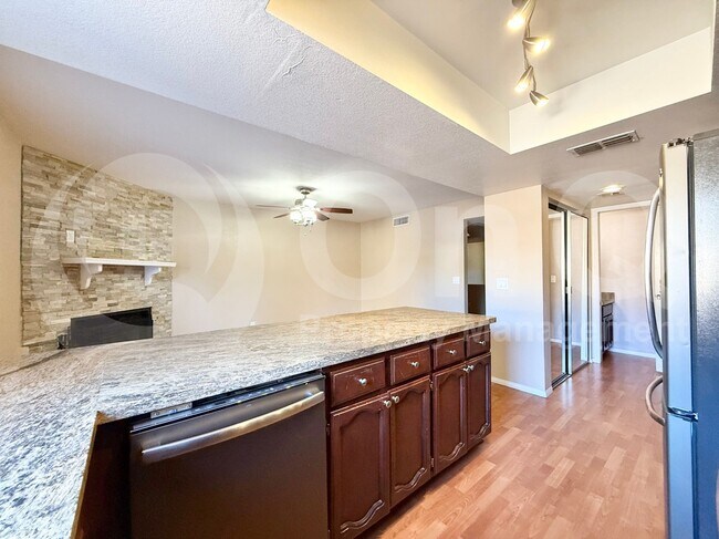 Photo - 170 E Guadalupe Rd