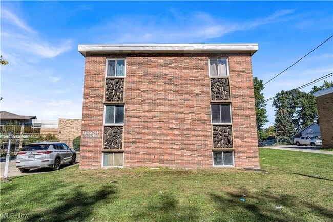 Building Photo - 18809 Bella Dr Unit 4