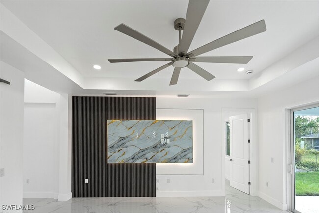 Building Photo - 918 Hollister Ave