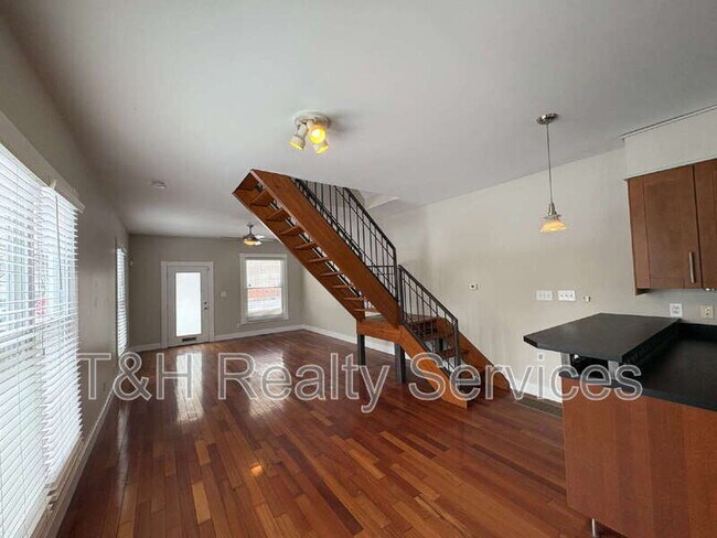 Photo - 1820 E 12th St