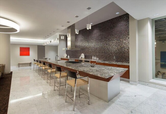 Photo - 399 E 34th St Unidad ID1025362P